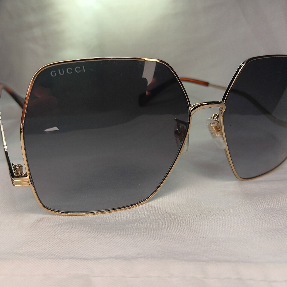 GUCCI SUNGLASSES